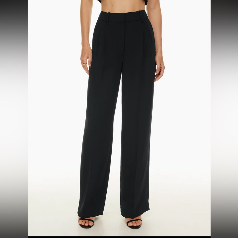 Aritzia Effortless Pant